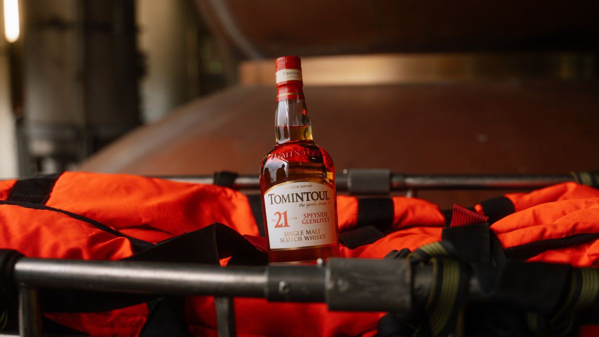 A bottle of Tomintoul Single Malt 21-Year-Old 