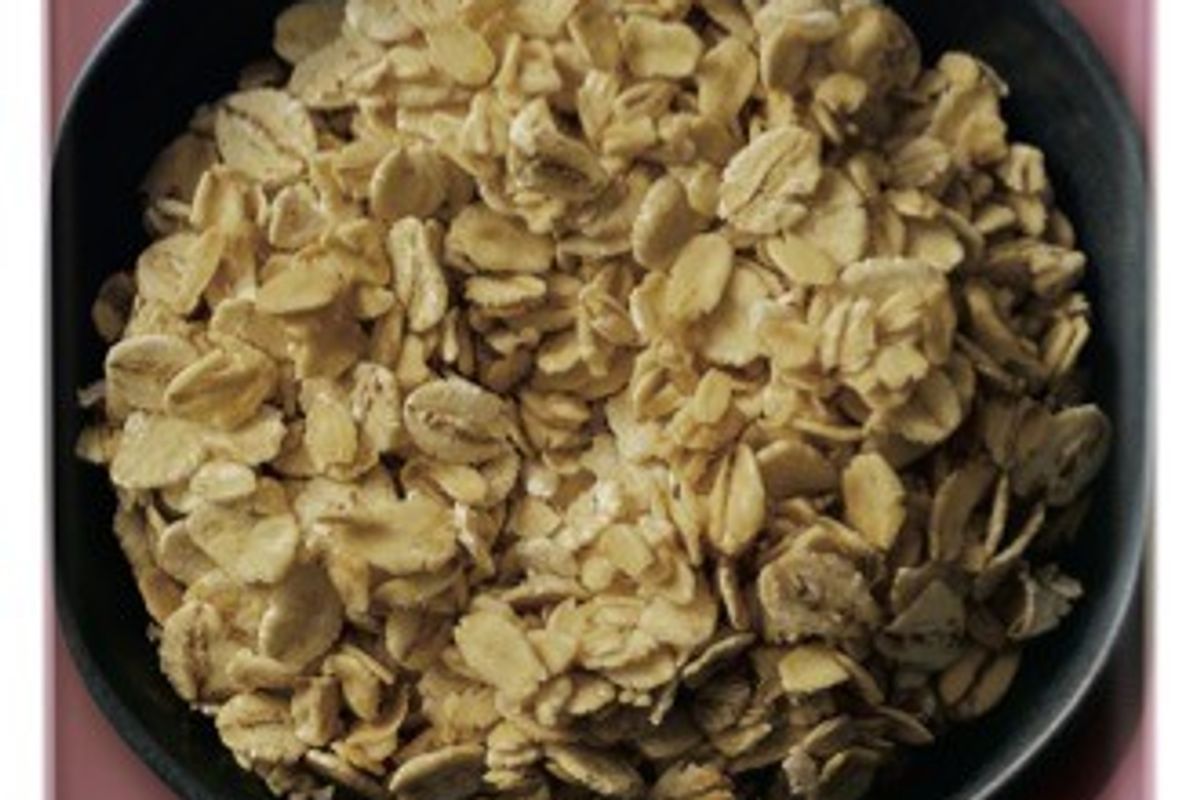 A glass of Plenish Enriched Oat M*lk highlighting its creamy texture and nutritional value