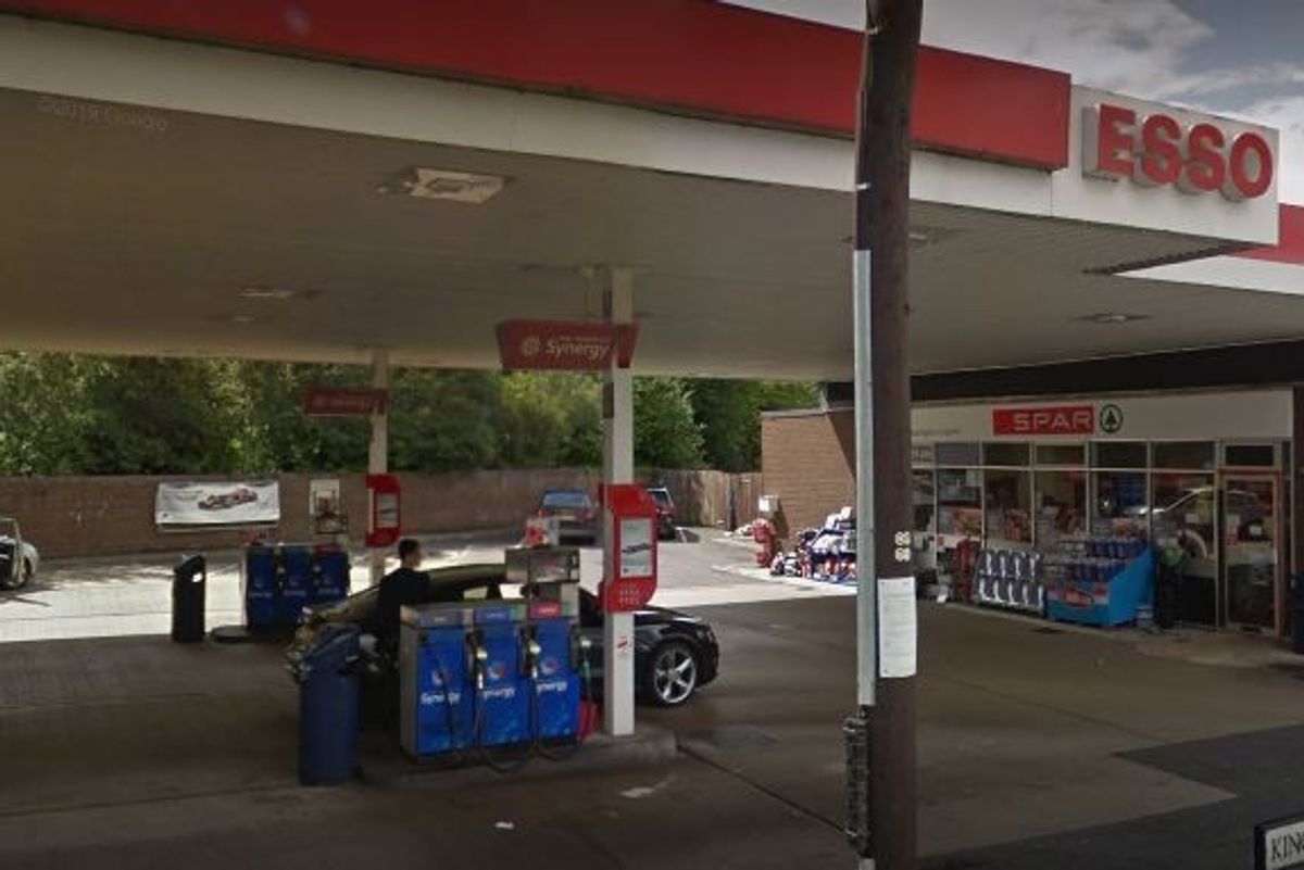 Swindon forecourt store robbed at gunpoint