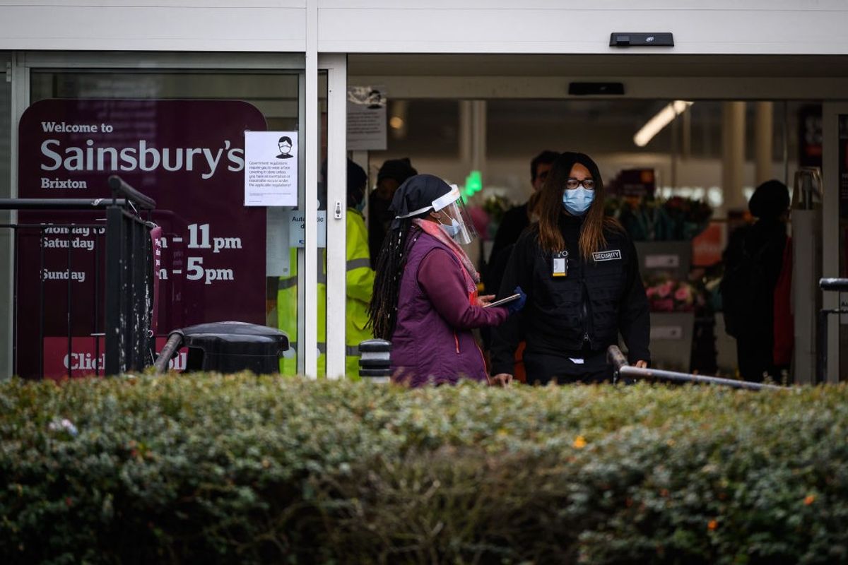 Supermarkets ask shoppers to keep wearing masks after July 19
