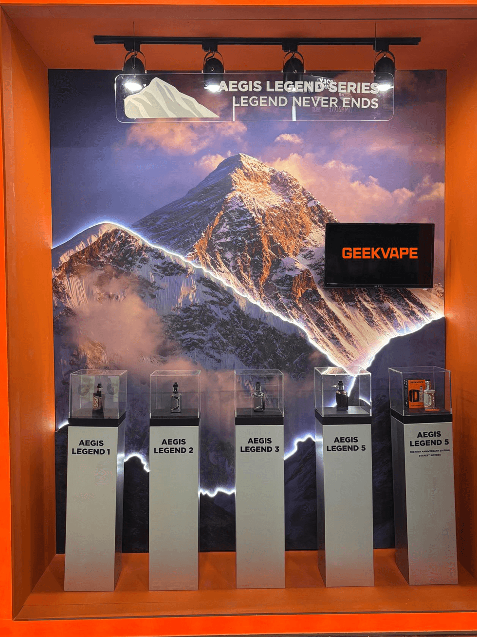 Aegis Mini 5 device at Vapexpo Paris