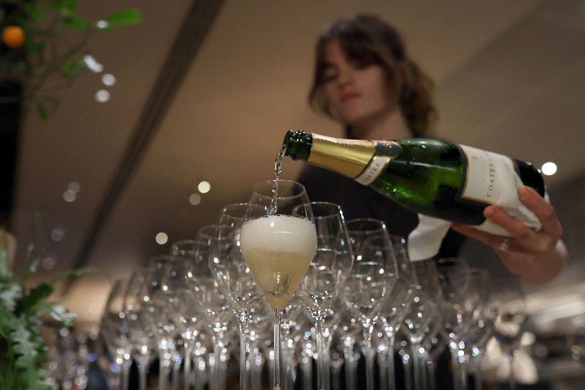 English sparkling wine gets extra fizz from sustainability