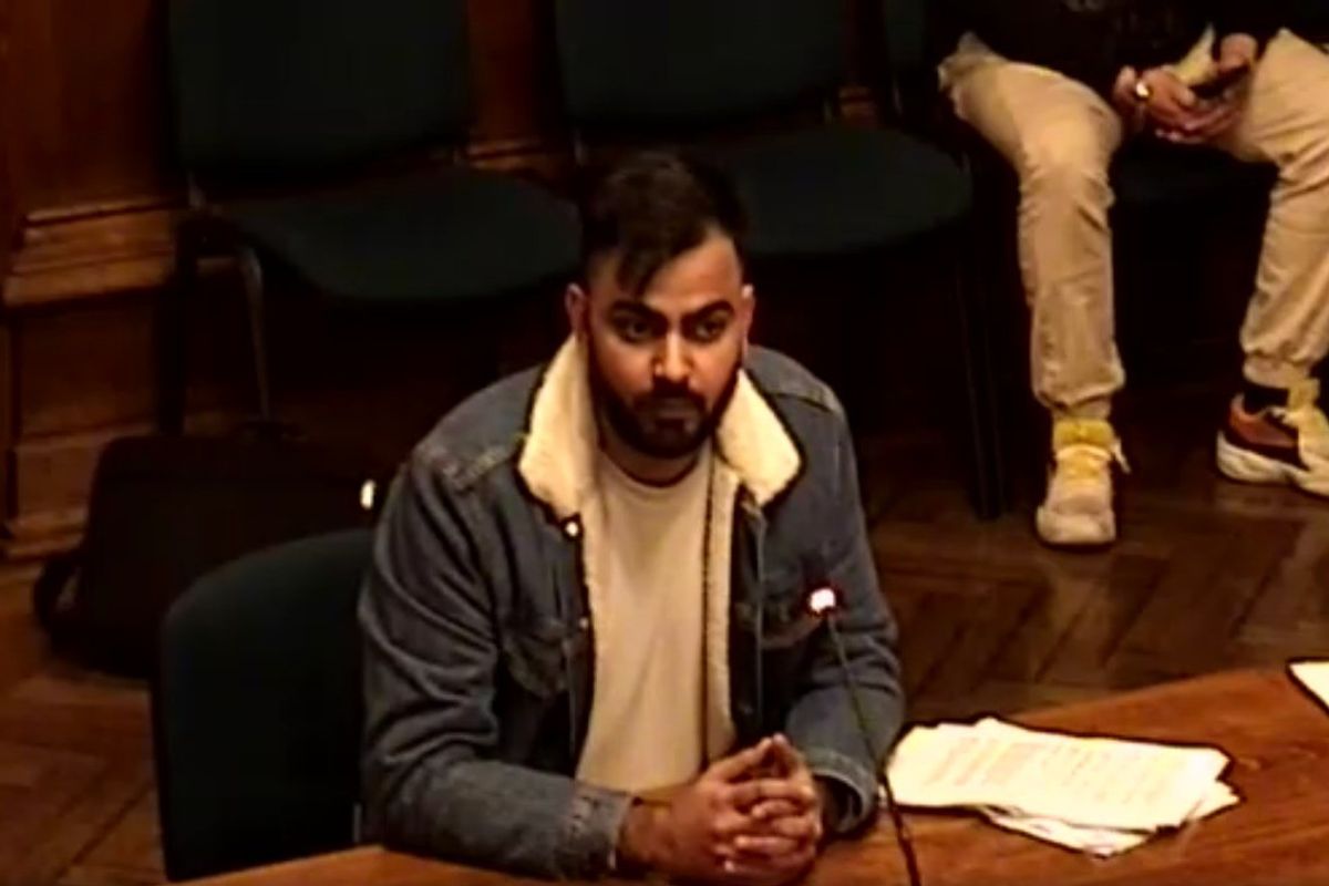 Store barred from alcohol sales after owner ‘hid’ illegal cigarettes from officials