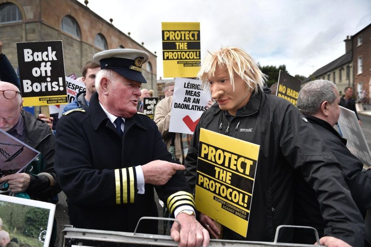 Trade war unlikely, says Johnson as UK unveils radical rewrite of Northern Ireland Protocol