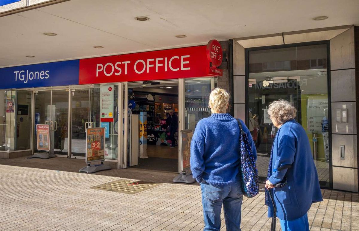 Branch of TG Jones and Post Office in Bromley High Street 