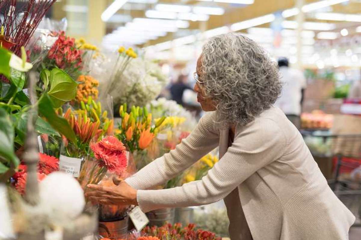 Co-op prepping to sell more than 2.2 million flower stems during Mother’s Day
