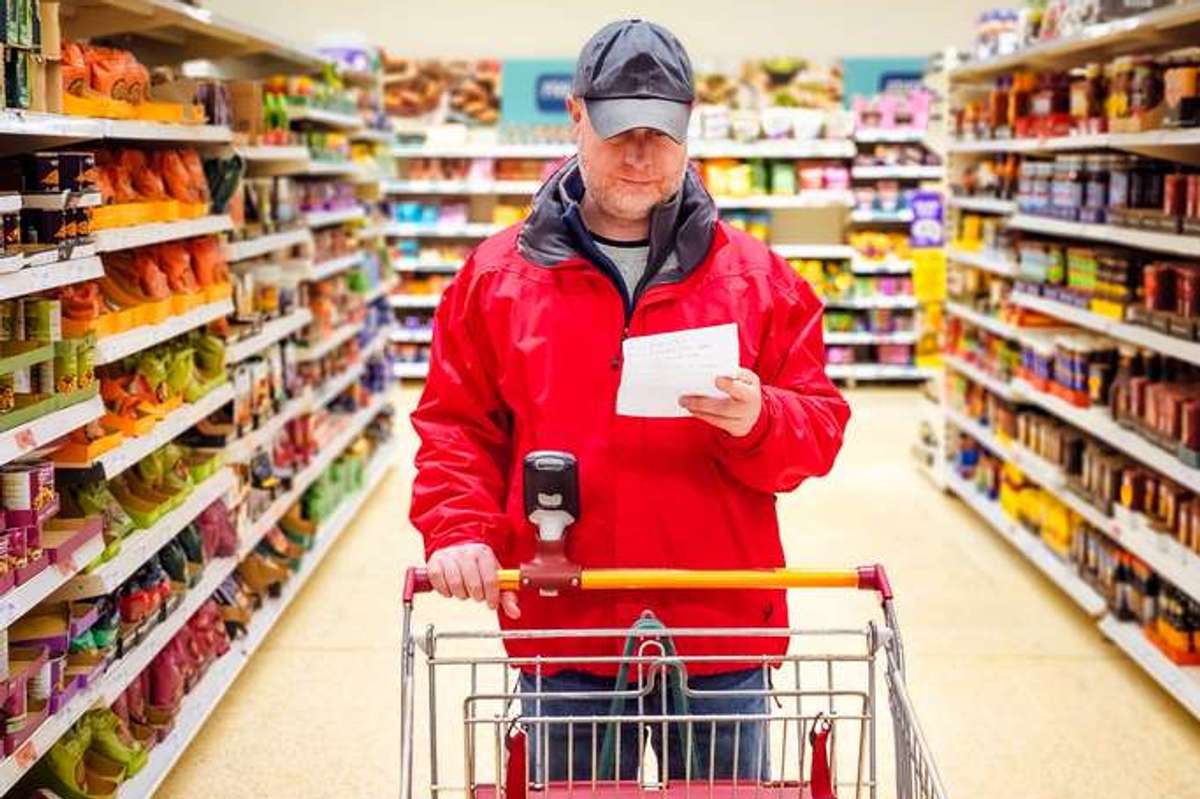 Consumer confidence shows slight rise