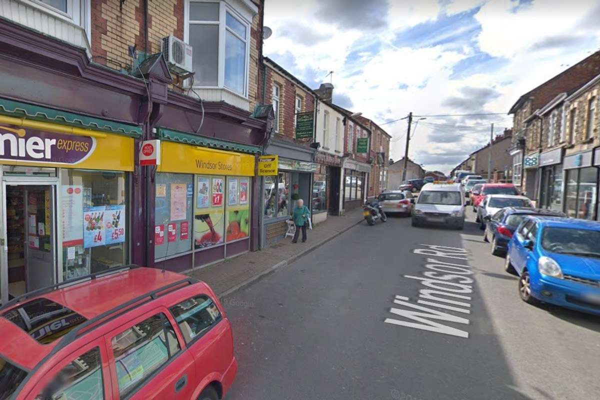 Convert former Pontypool c-store to convenience store