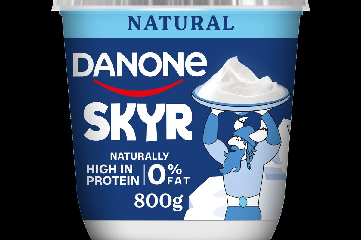 Danone Skyr Natural yoghurt with granola and fruit