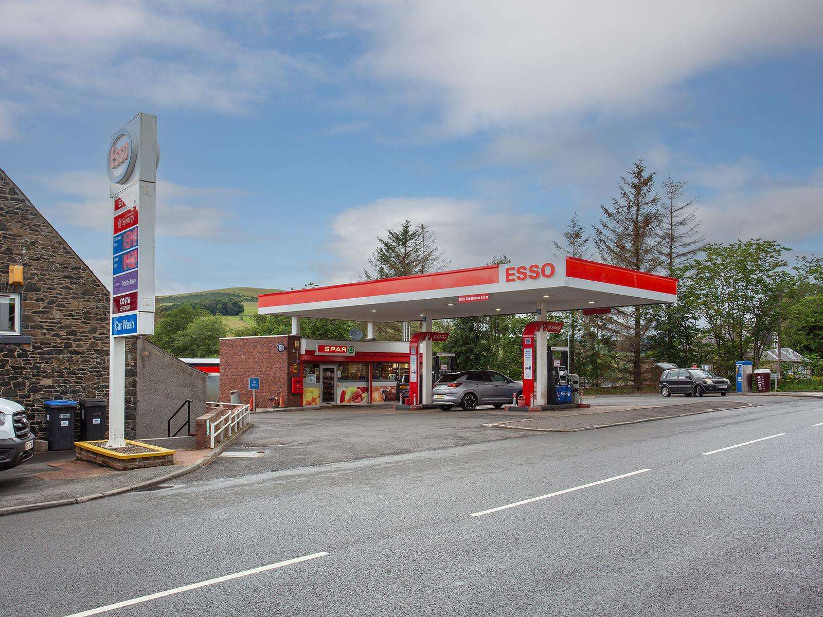David Harrison Cars & Petrol Station in Peebles