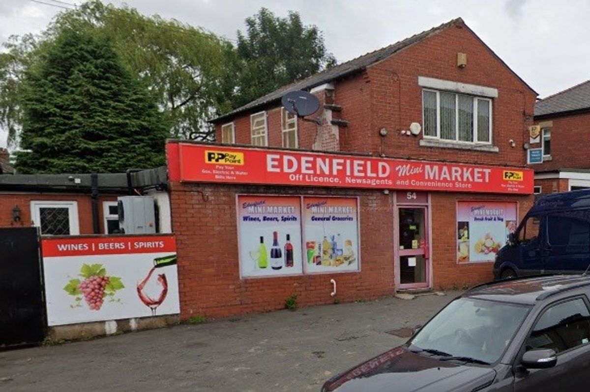 Mask-wearing men threaten Edenfield shop worker in armed robbery
