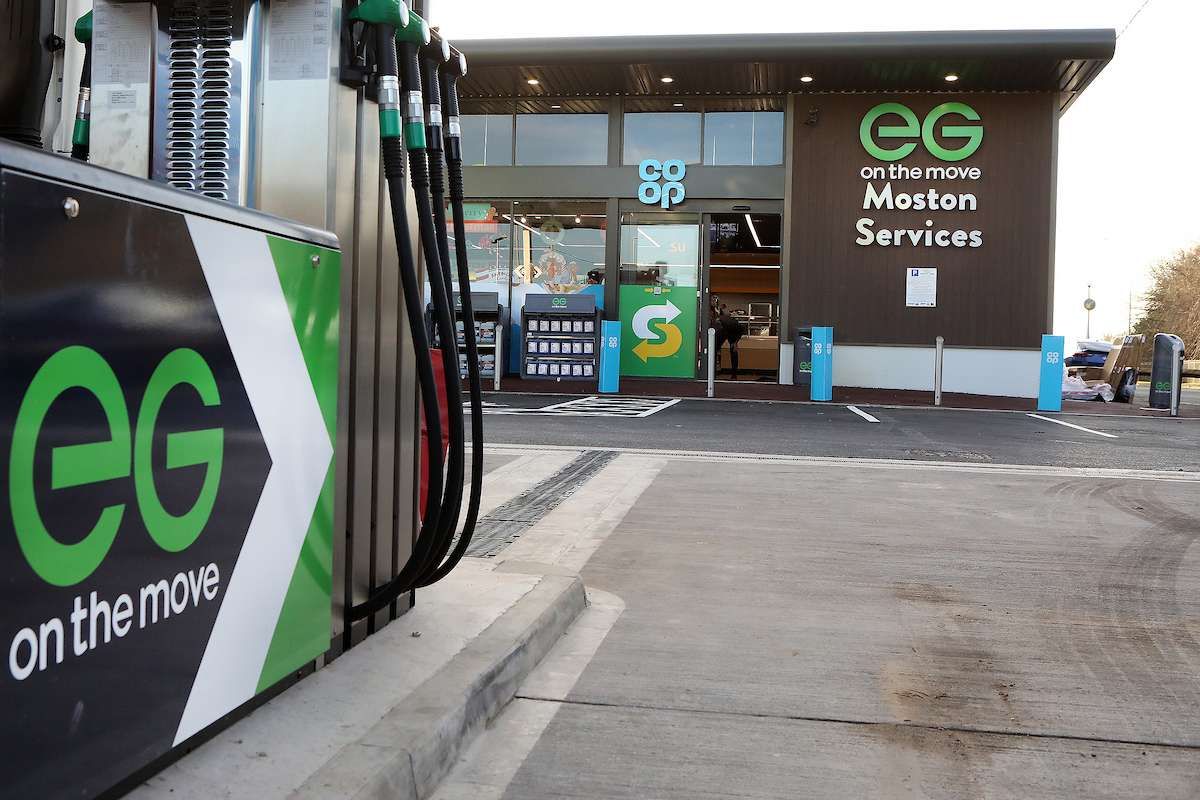 EG On the Move, Moston