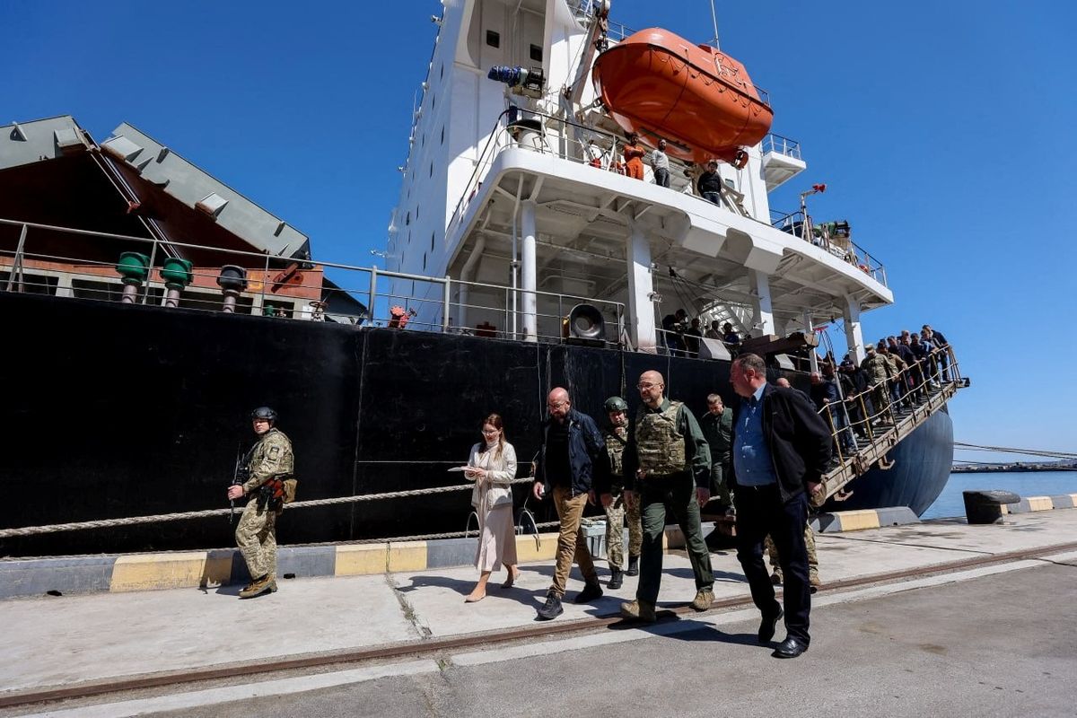 Ukraine calls for moves to unblock ports to prevent global food crisis