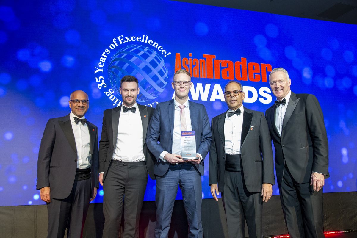 Gary Hunt receives Next Gen Award at the 2024 Asian Trader Awards