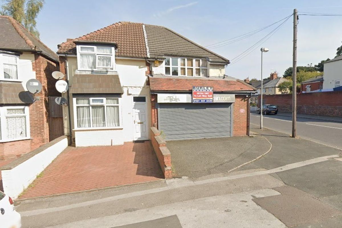 Store granted licence after agreeing to shortened hours for booze sale