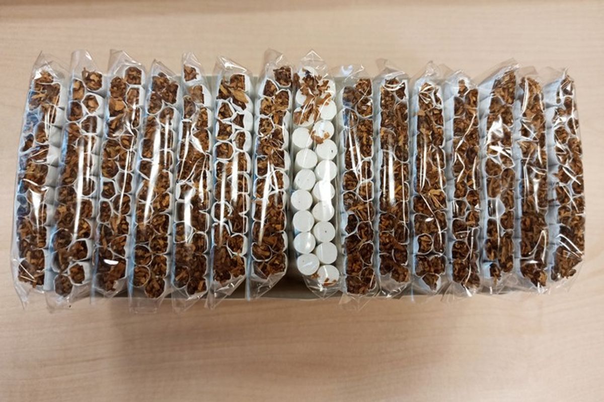 Illegal cigarettes in Meir