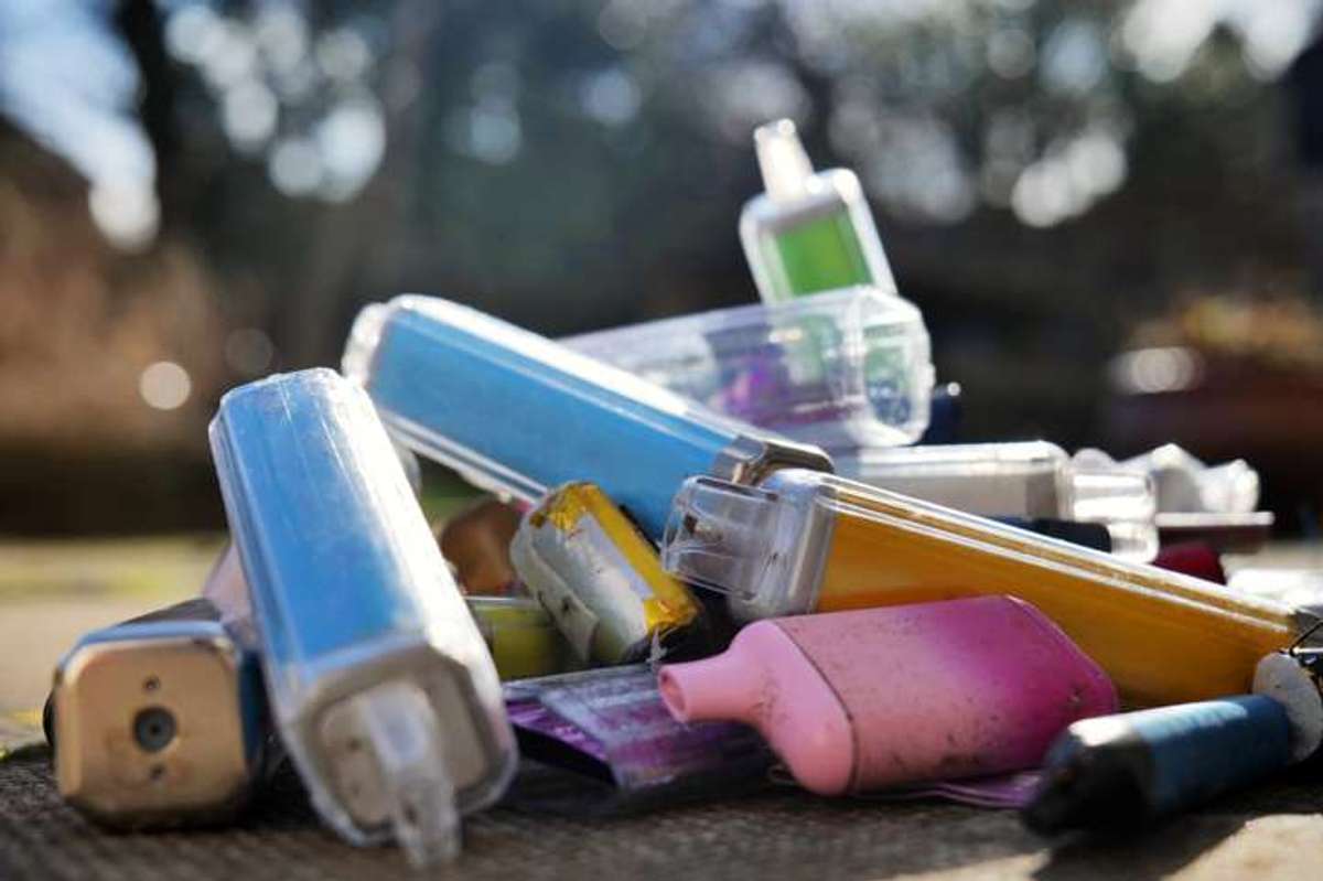 illicit Mazza vapes