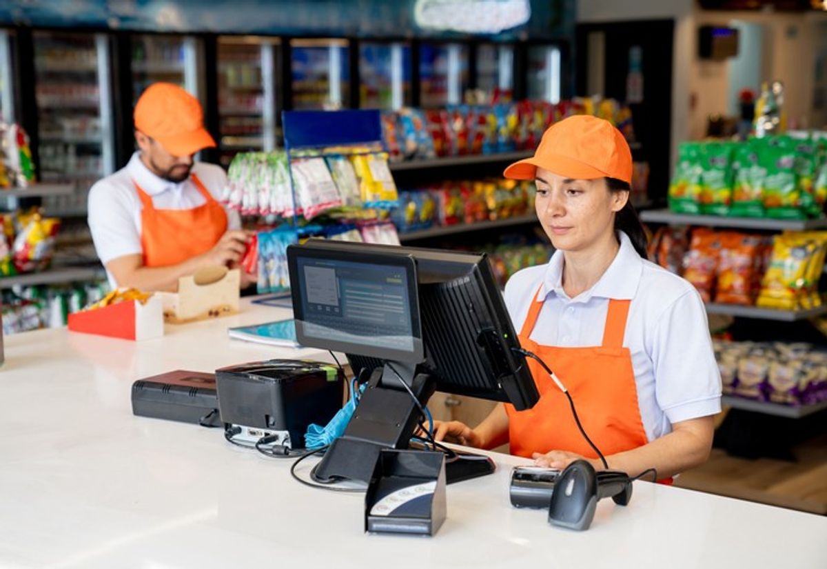 More retail staff at 'flight risk'