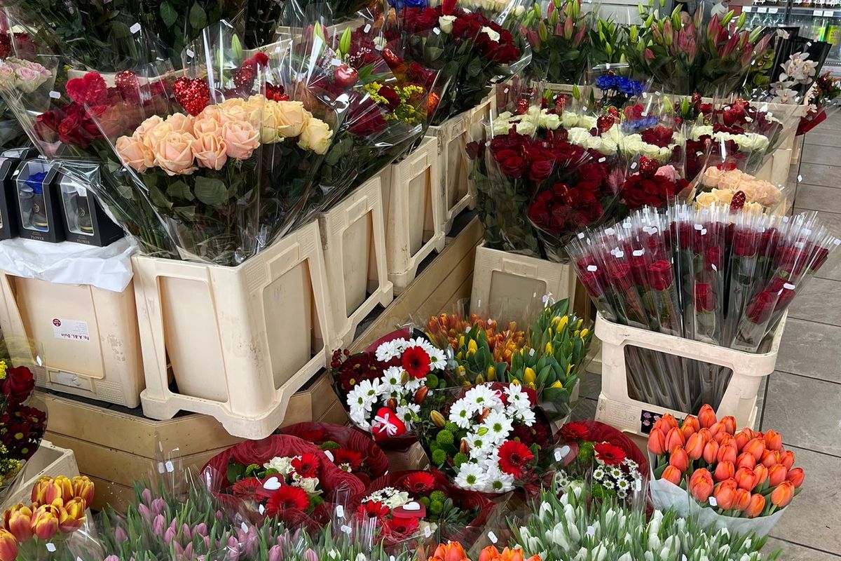 Women’s Day and Mother’s Day: Flower sales projected to surpass £30,000 at Ilford store this weekend