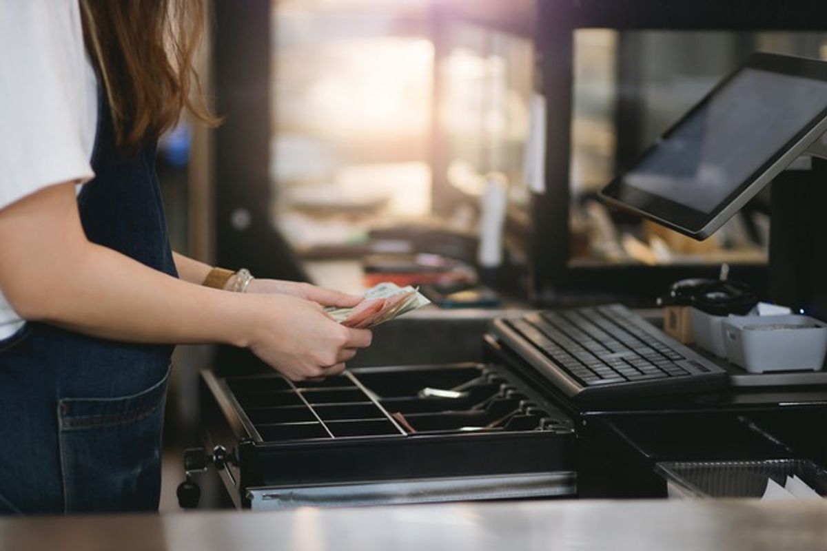 Convenience retailers taking lower profits after wage hike