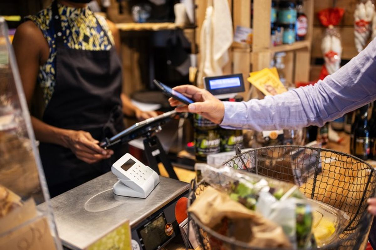 'Digital wallets popularity rises as cash usage drops'