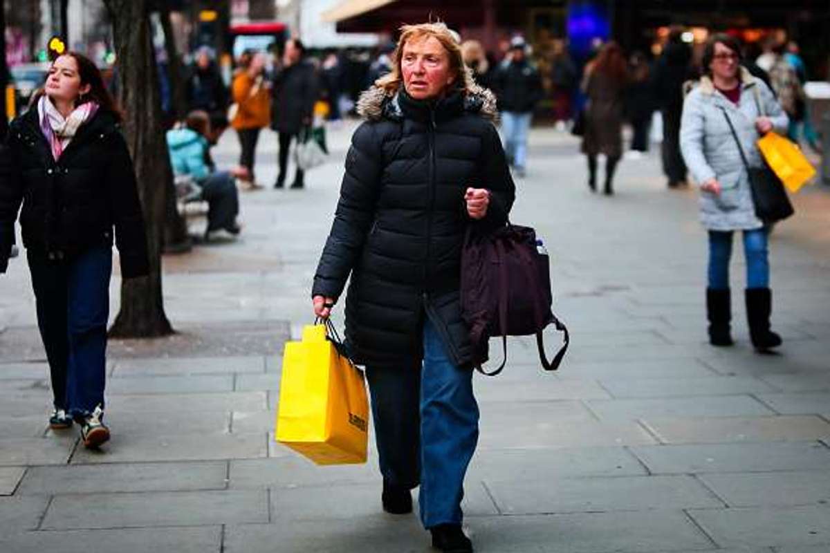 Disappointing December for retailers as footfall declined