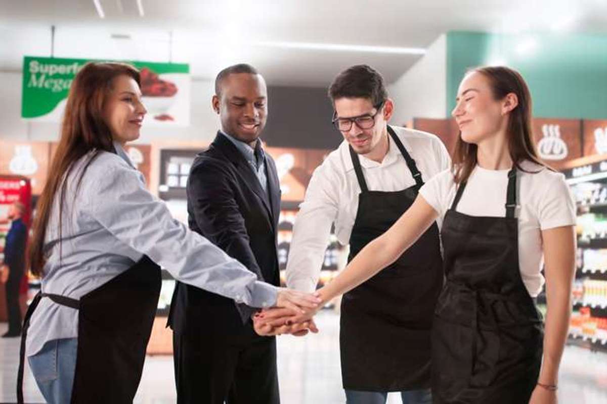 Small business owners value peer networking over AI