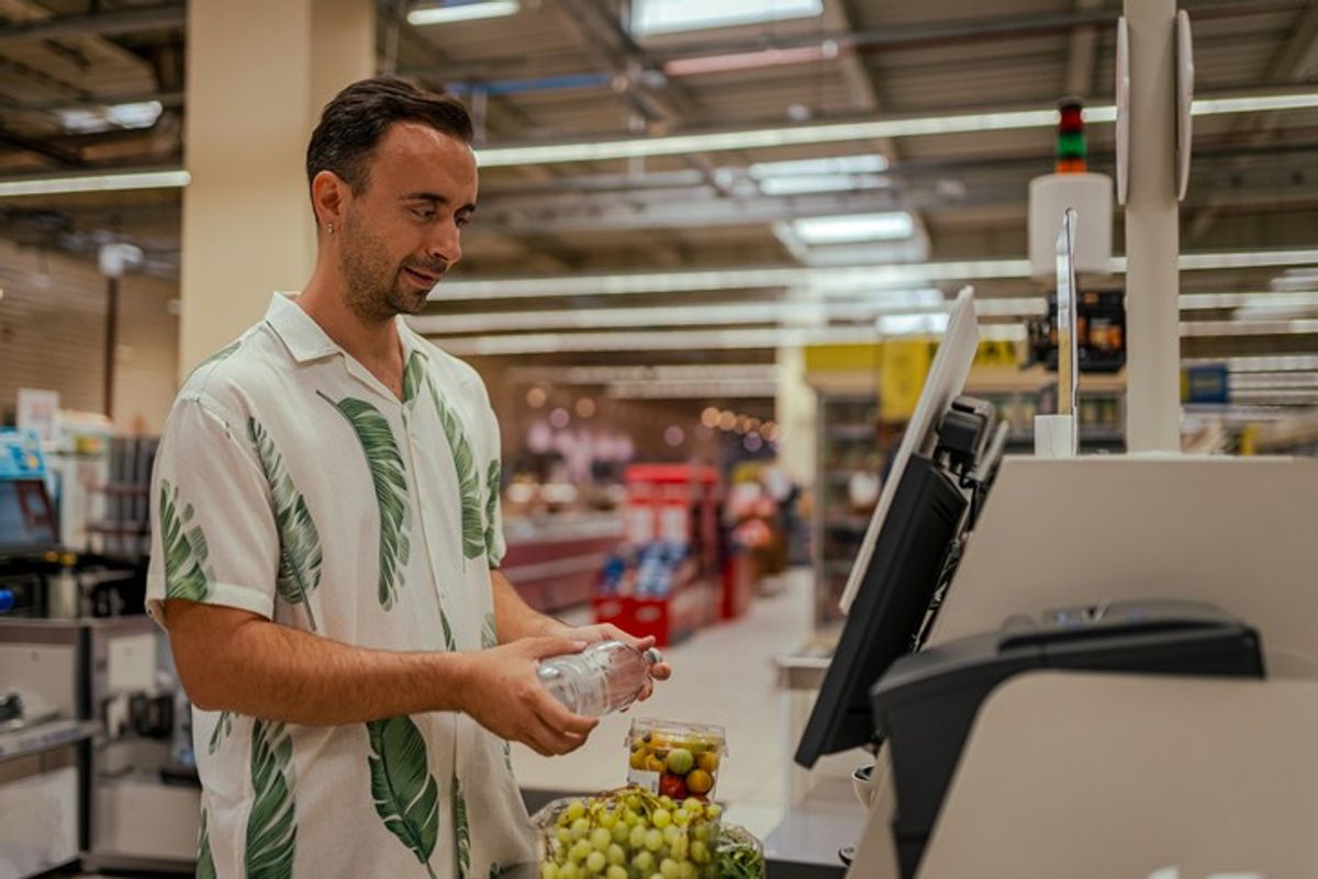 Self-checkouts leading to fall in supermarket vacancies