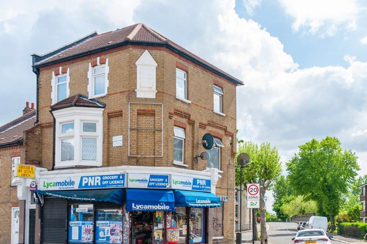 Local shops play vital role in reducing loneliness in communities: ACS
