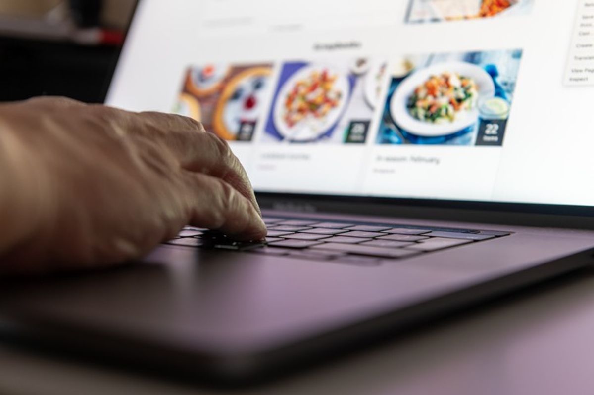 'Click and collect remains stagnant'