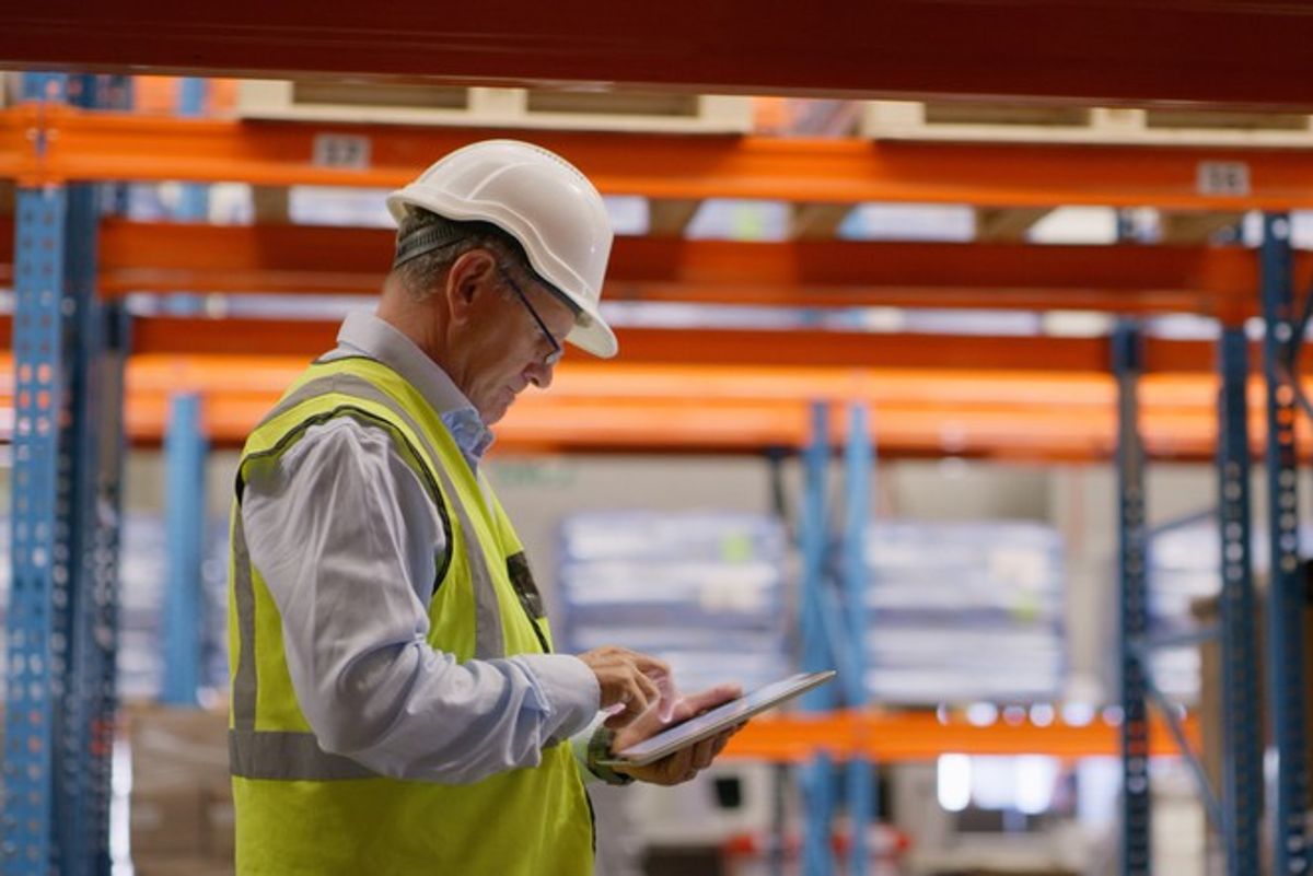 Online wholesaler touches new milestone