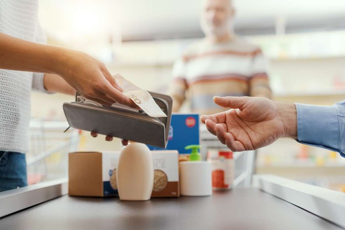 Major cyber outage leaves stores with cash-only option