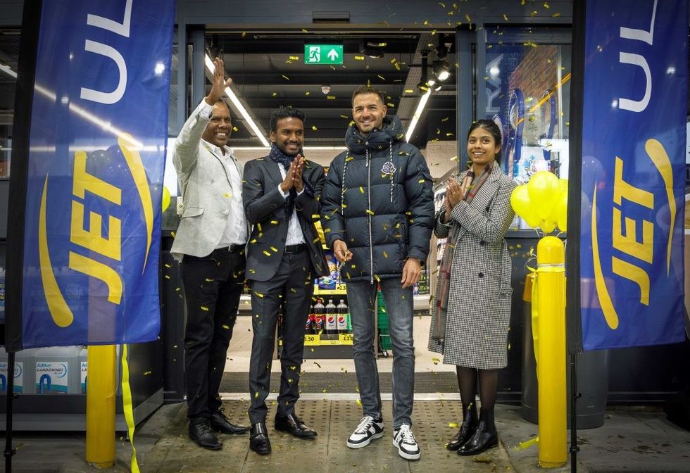 Jet Hwy staff image 1820 resized