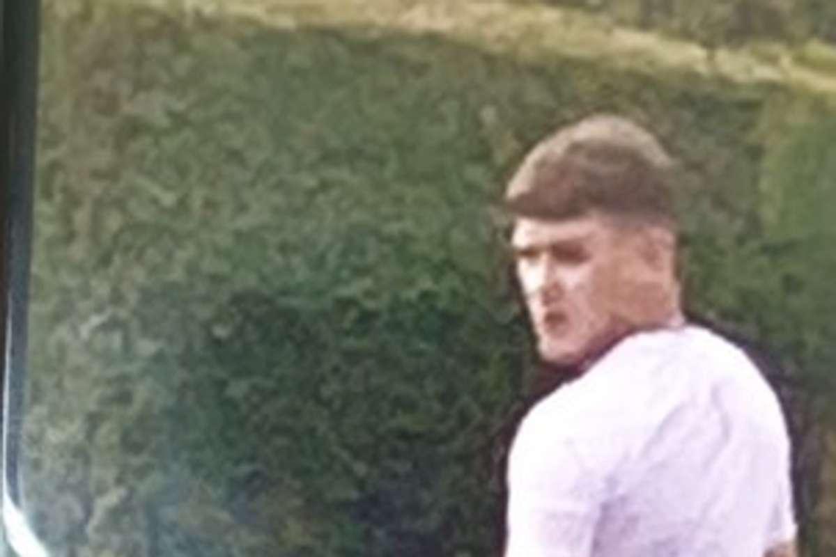 SPAR store assistant left with dislocated shoulder after assault