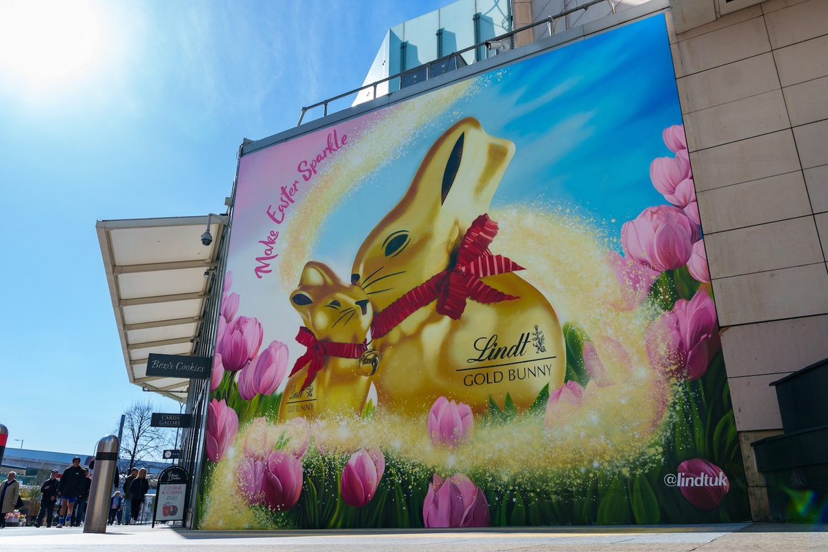 Lindt GOLD BUNNY Golden Trails mural at Westfield London Easter 2025