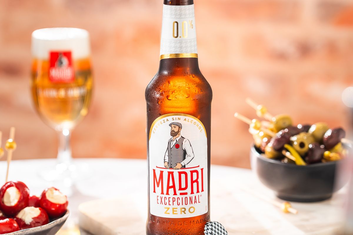 Madrí Excepcional 0.0% alcohol-free Spanish lager bottle and glass