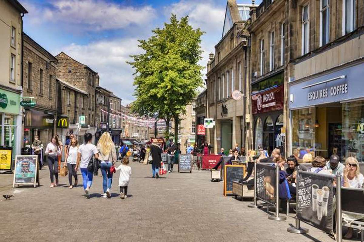 May heat boosts consumer spending