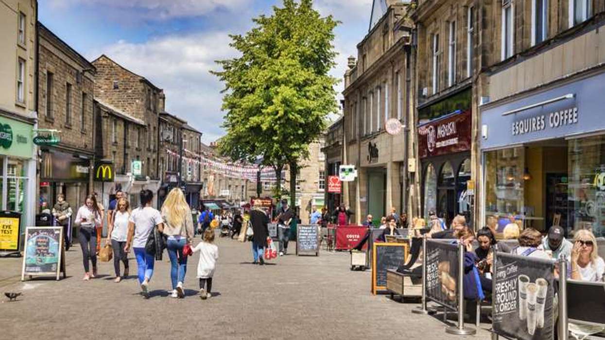 May heat boosts consumer spending