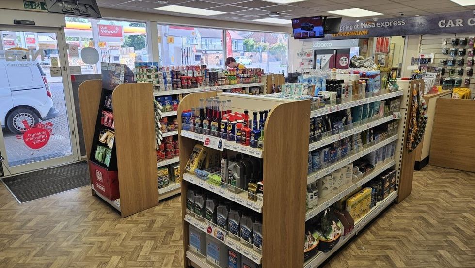 Nisa Express Trident 10