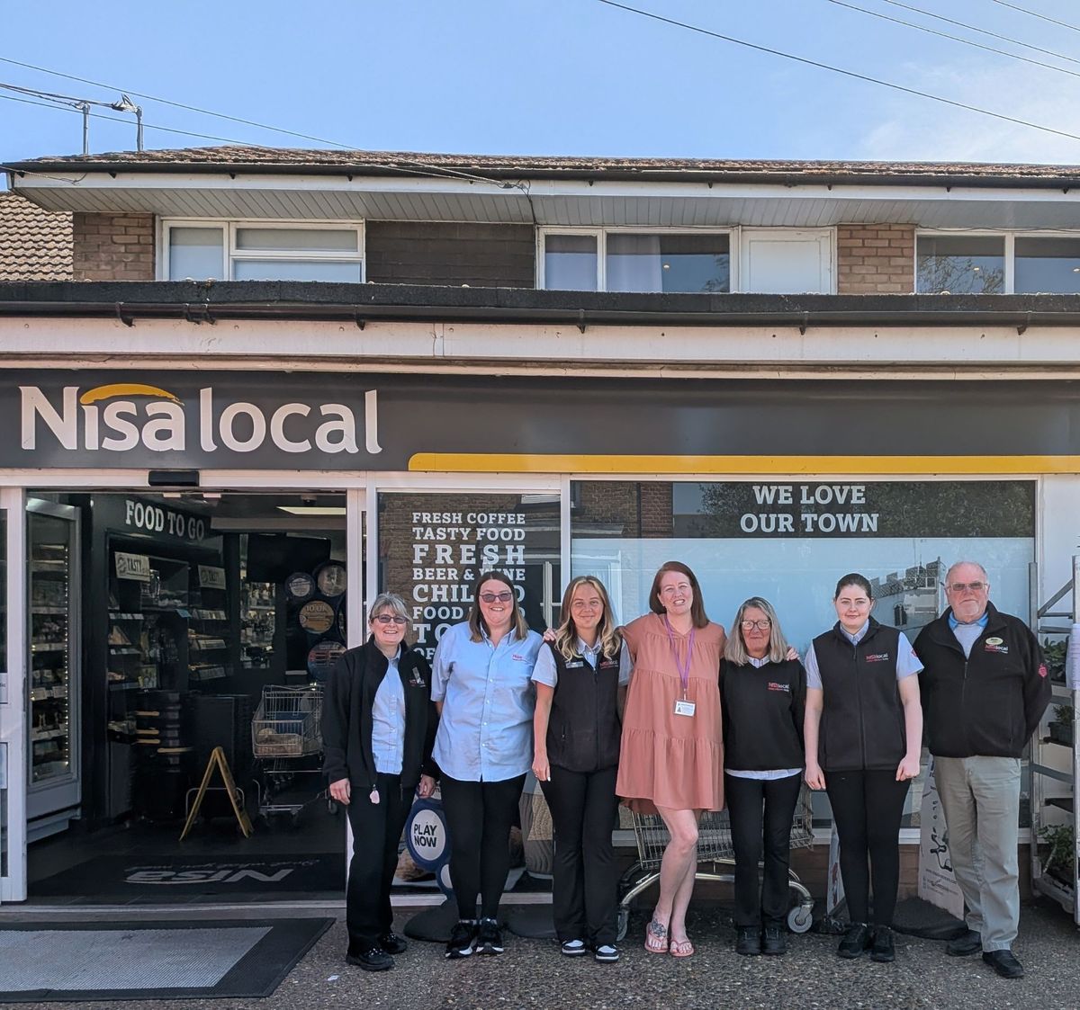 Nisa Local donates £2,500 through MADL to support Knightswood Day Centre’s senior services