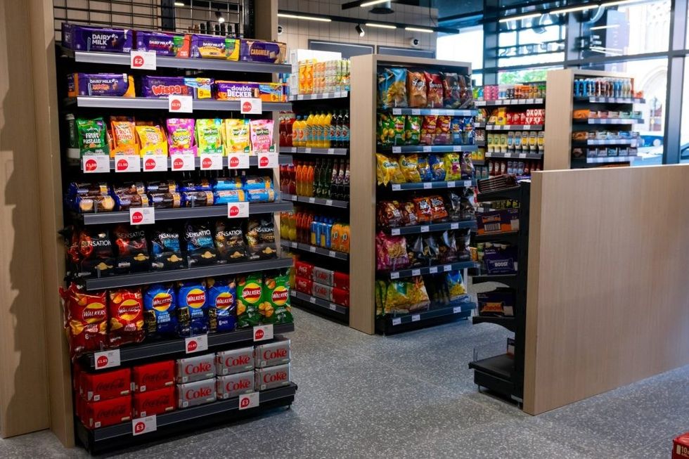 Nisa Local Snow Hill 5