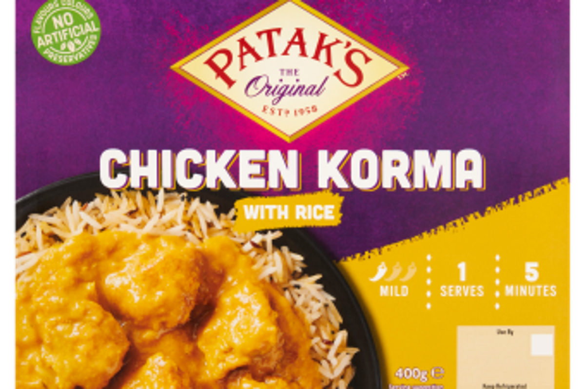 Patak’s Chicken Korma ready meal pack showing rice and curry with preparation details.