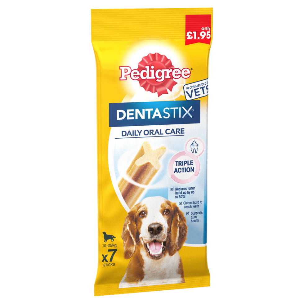 Pedigree Dentastix Daily Medium Dog Treats 7 Dental Sticks 180g