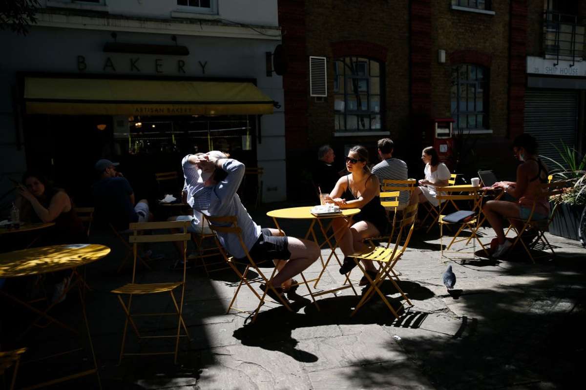 August shopper numbers narrow gap on pre-pandemic level