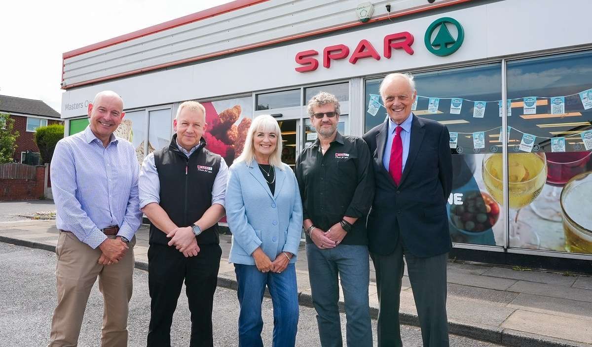 Peter Dodding, Phil Bridge, Sue Masters, Nigel Masters, Ian Hall in front of SPAR Oswaldtwistle