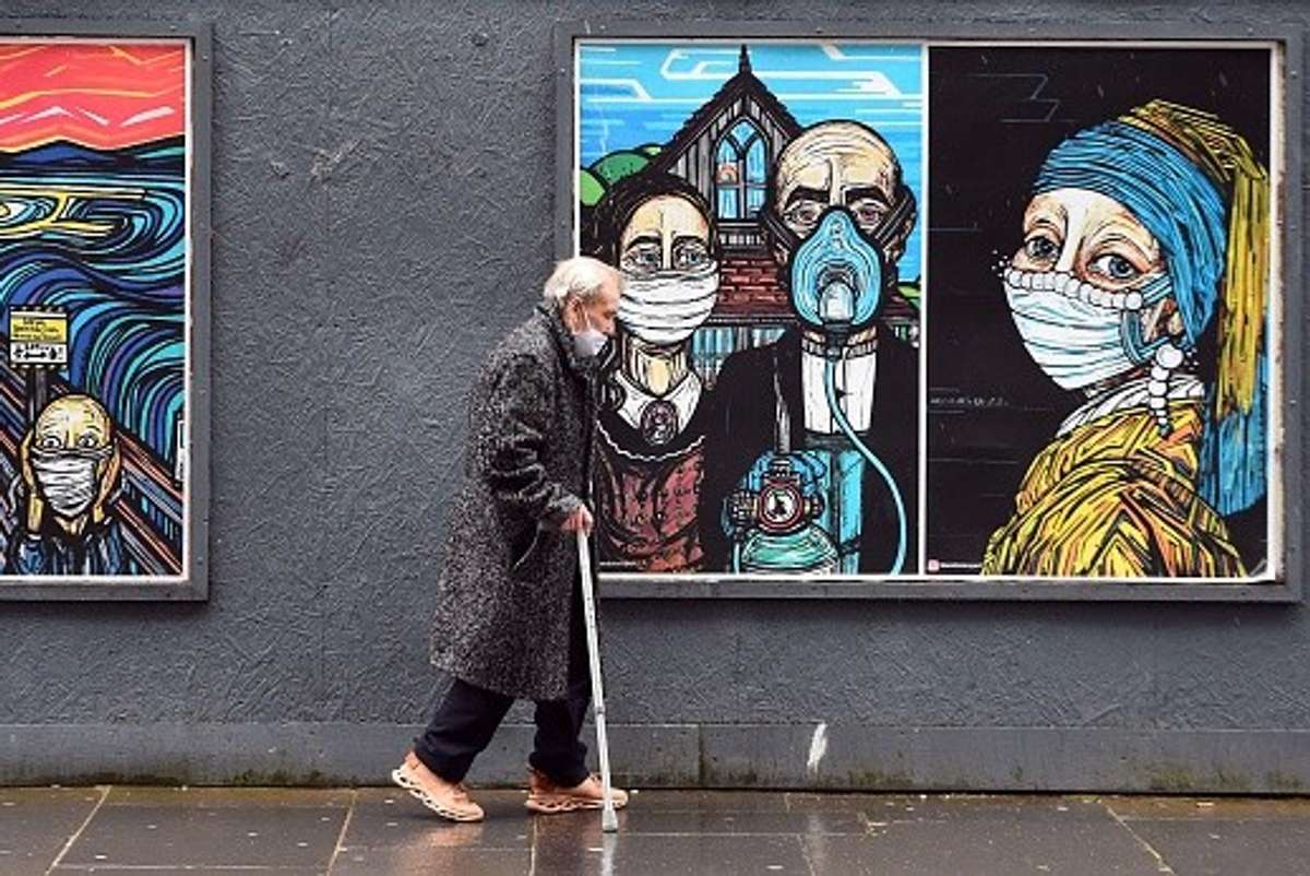 Scottish trade association ‘bitterly disappointed’ over masks extension