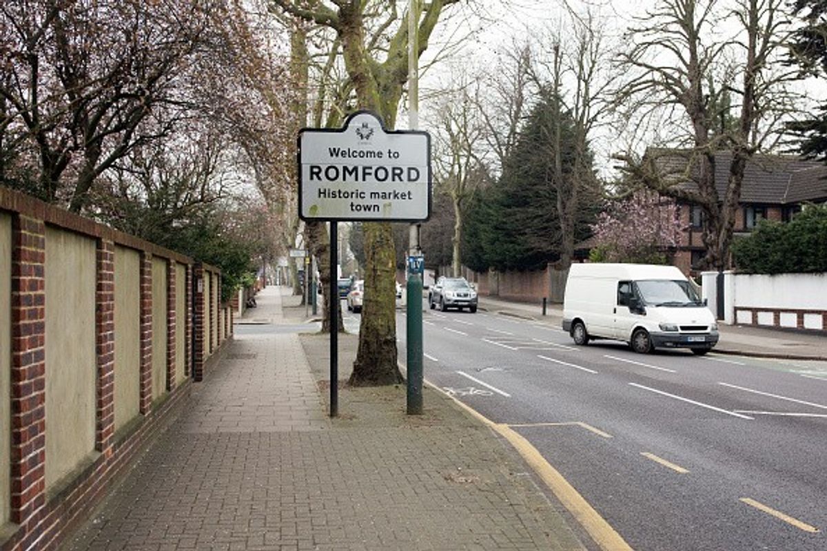 Romford C-store gets vital bleed kit by anti-knife campaigner
