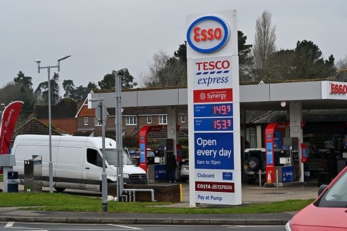 Petrol retailers to work on scheme showing live price comparison