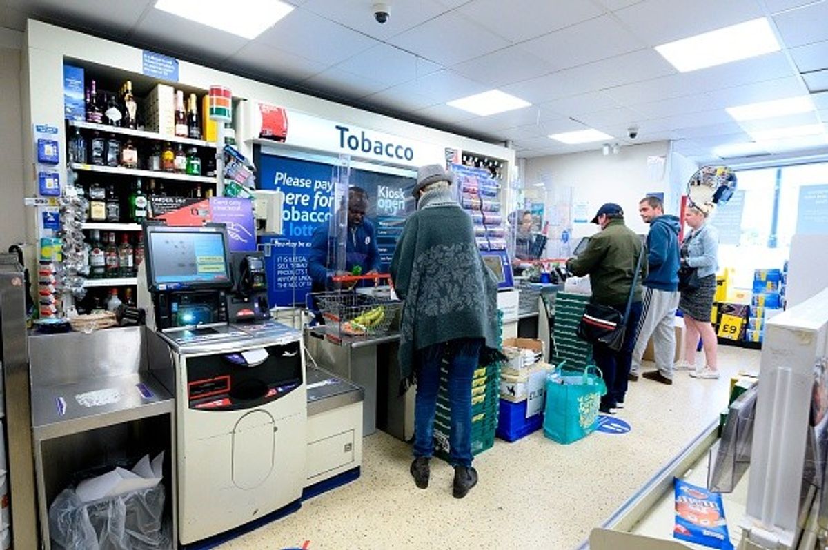 Low-income retail workers on Universal credit rises, warns TUC