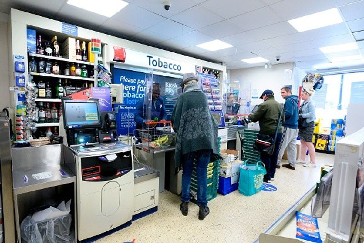 Low-income retail workers on Universal credit rises, warns TUC